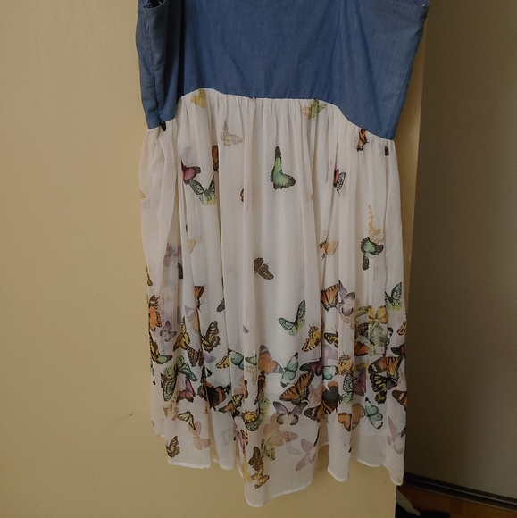 Suzy Shier size L - Picture 2 of 2